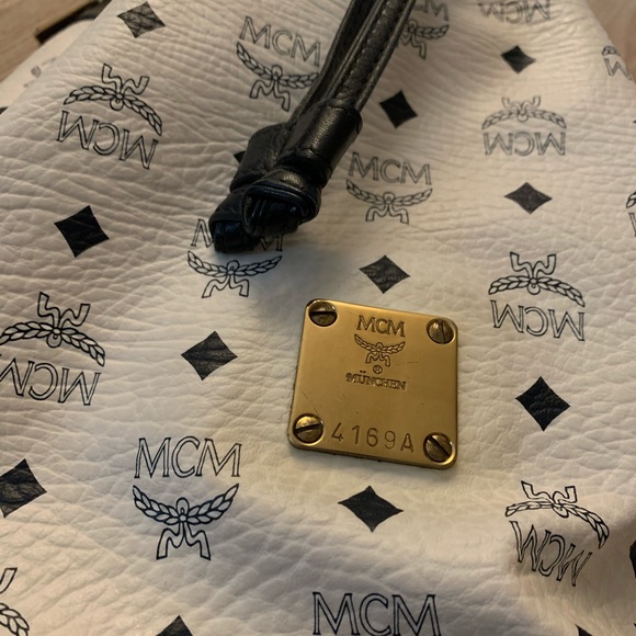 MCM bucket bag SOLD - Picture 5 of 5